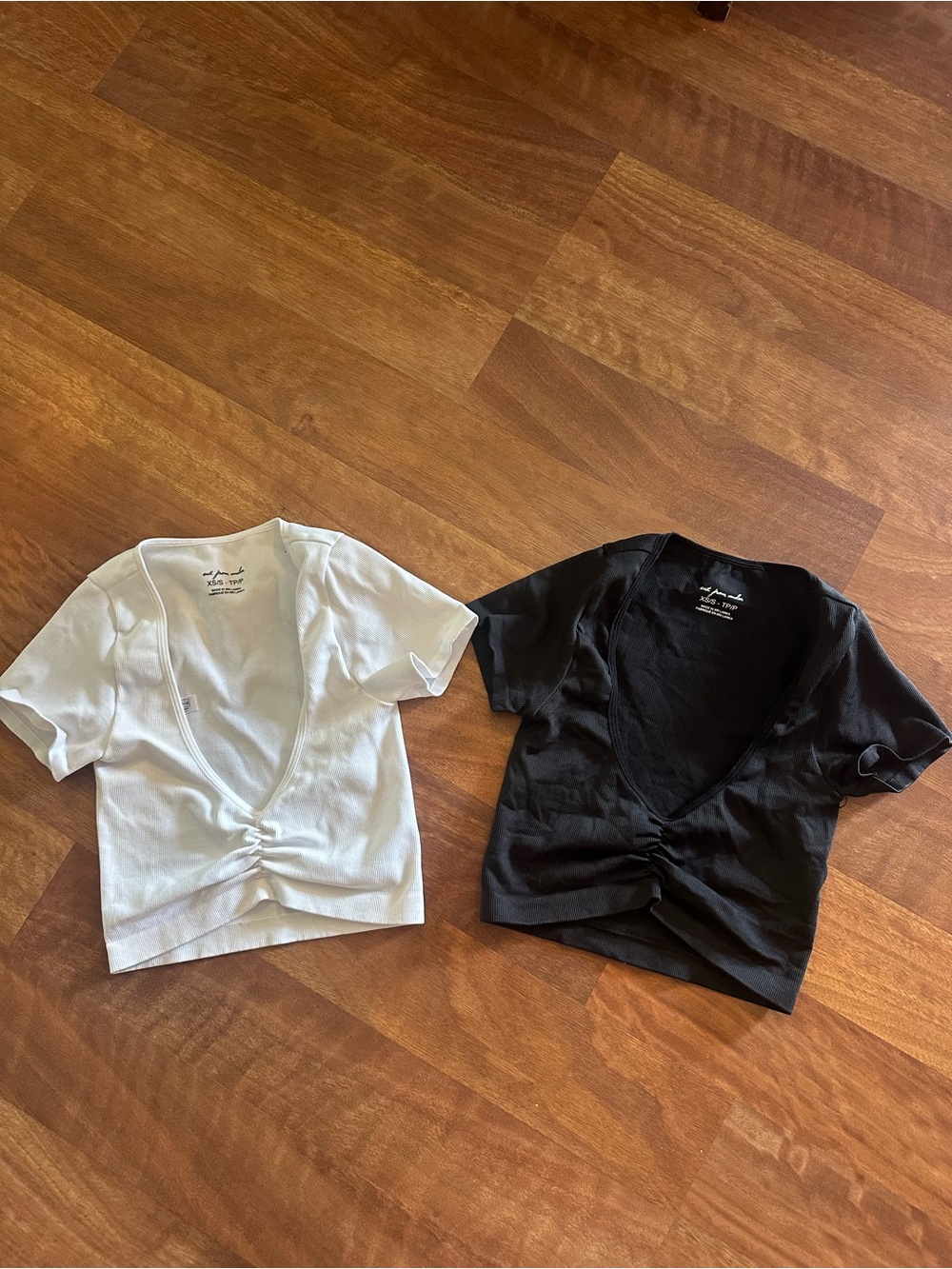 Crop V-Neck Ruched Out From Under Top Bundle